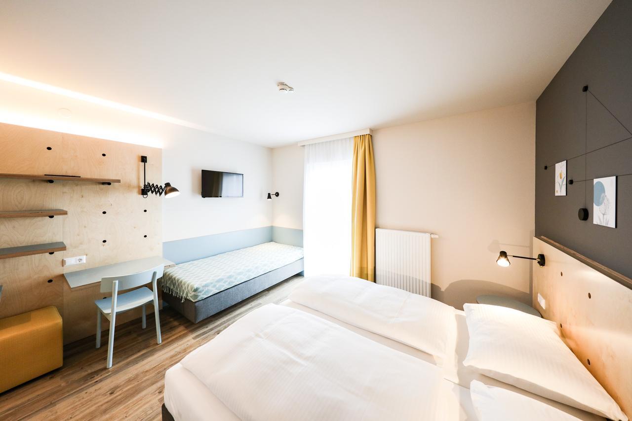 Hotel Tullnerfeld Тульн Экстерьер фото
